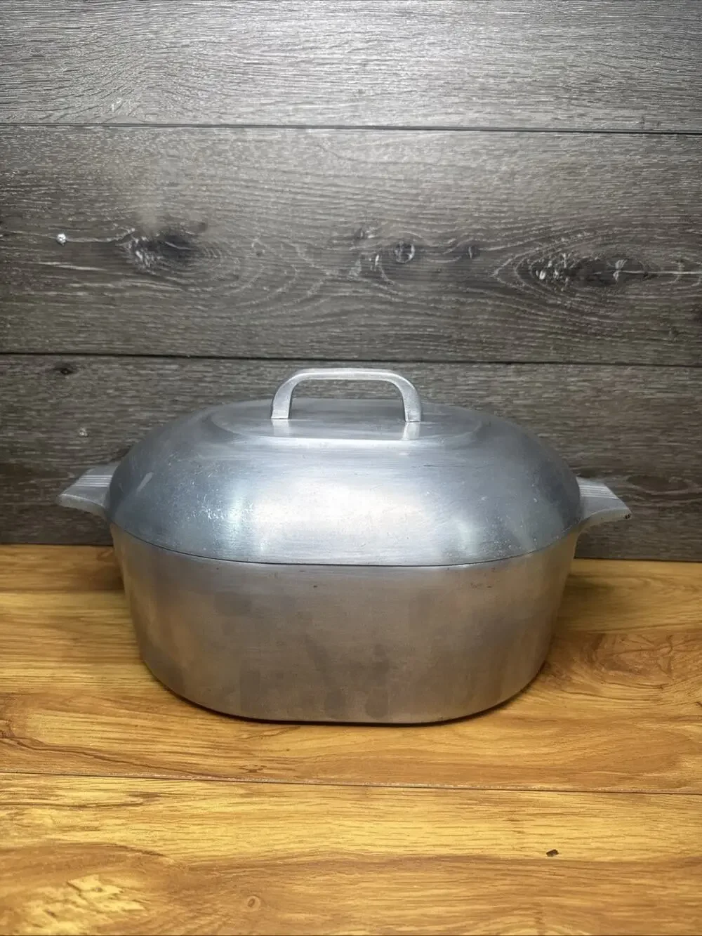 Magnalite GHC USA 8 Qt. Oval Roaster Dutch Oven w/Lid